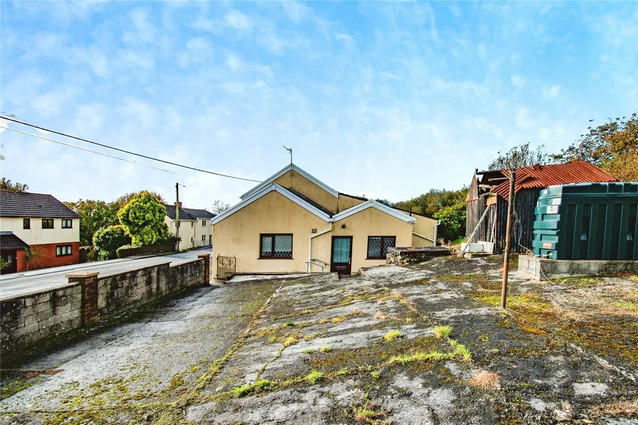 Meinciau Road, Mynyddygarreg, SA17, photo 13