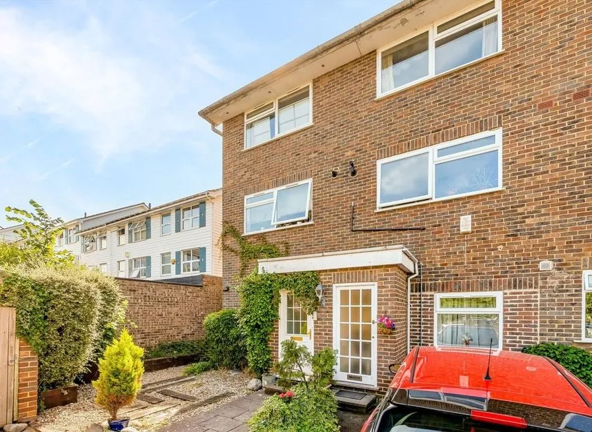 4 bed house for sale — Berystede, Kingston Upon Thames, KT2