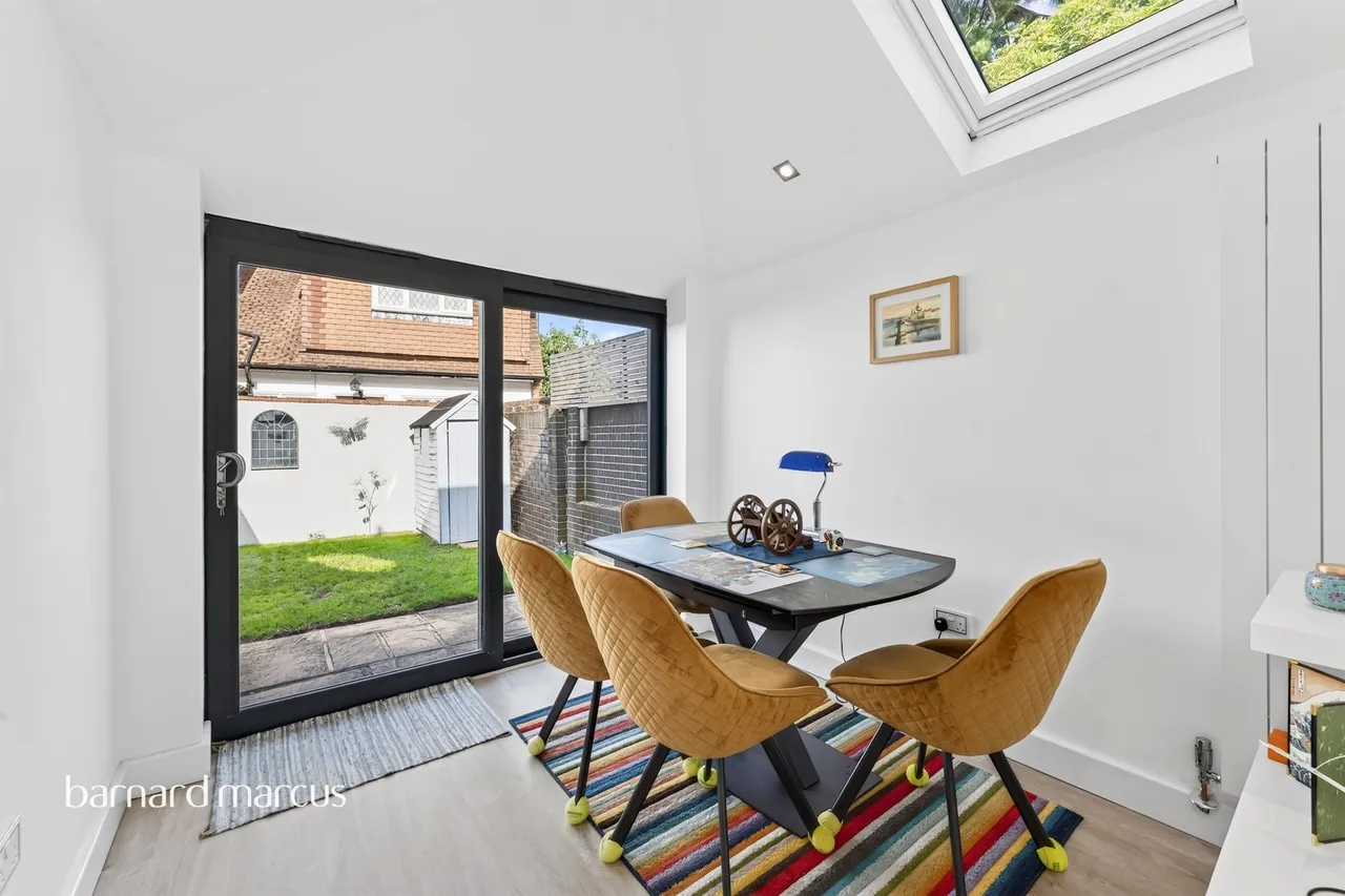Voewood Close, New Malden, photo 4