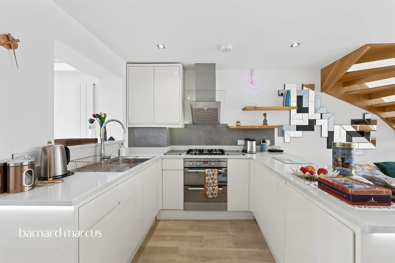 Voewood Close, New Malden, photo 11