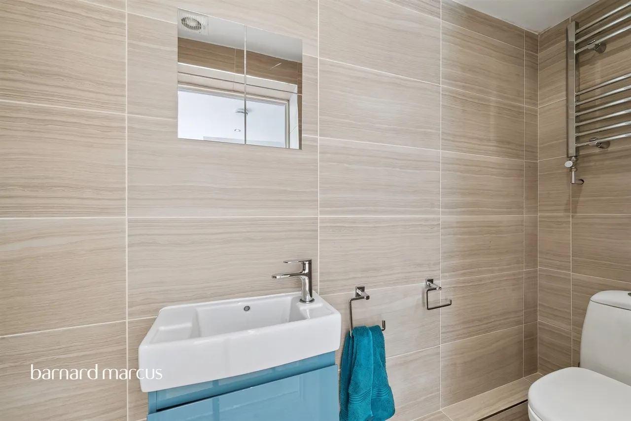 Voewood Close, New Malden, photo 12