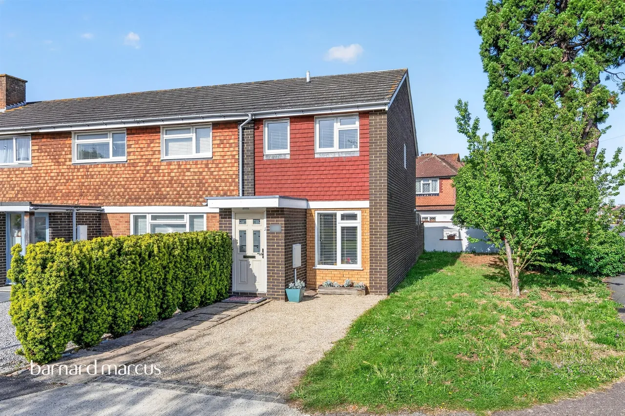 2 bed house for sale — Voewood Close, New Malden