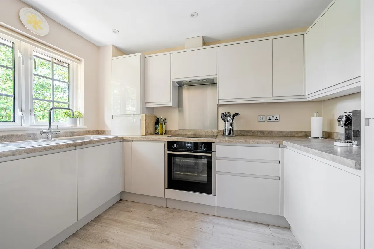 Cunard Crescent, London, N21, photo 4