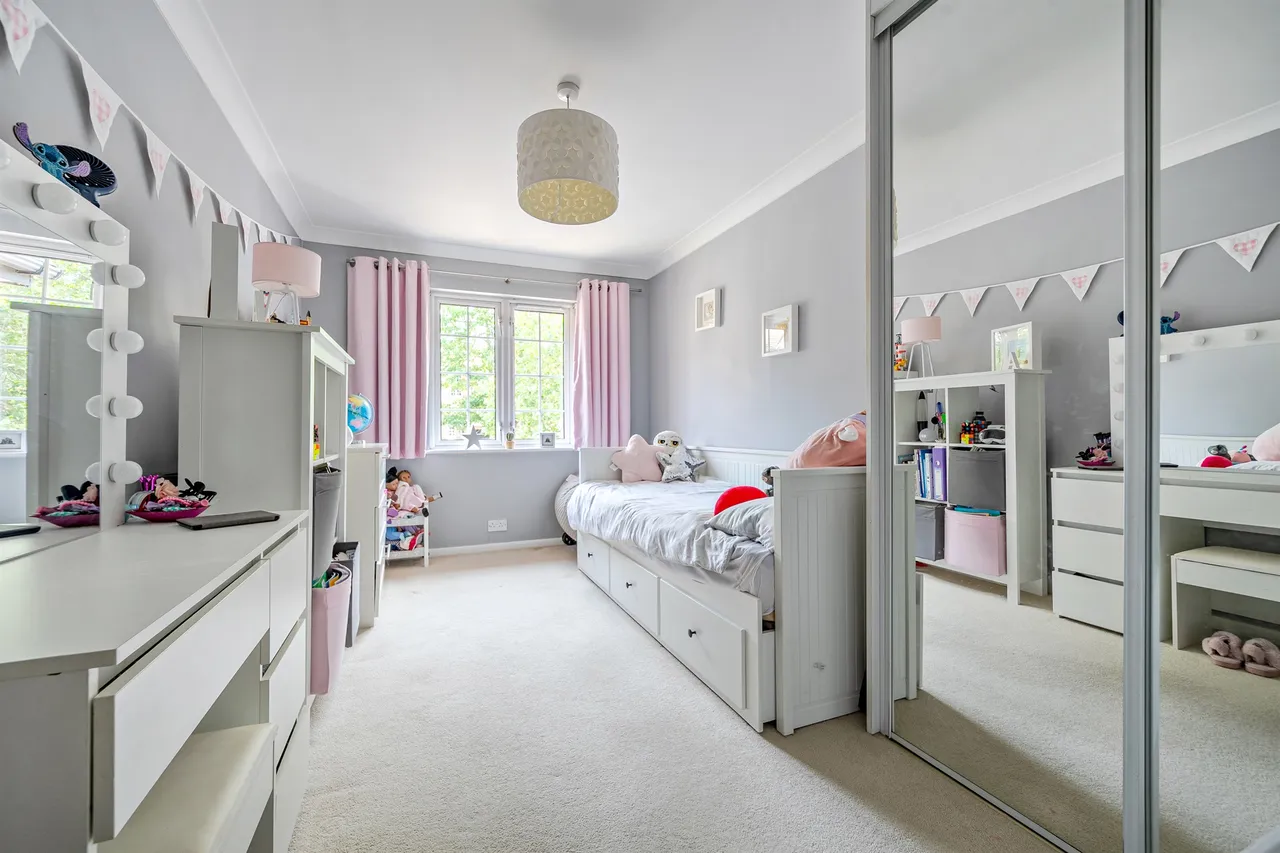 Cunard Crescent, London, N21, photo 9