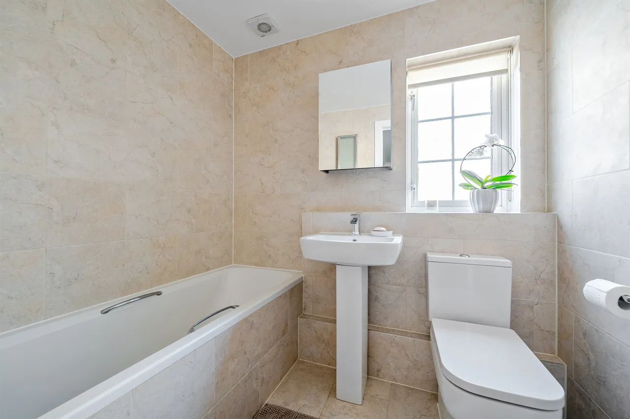 Cunard Crescent, London, N21, photo 8