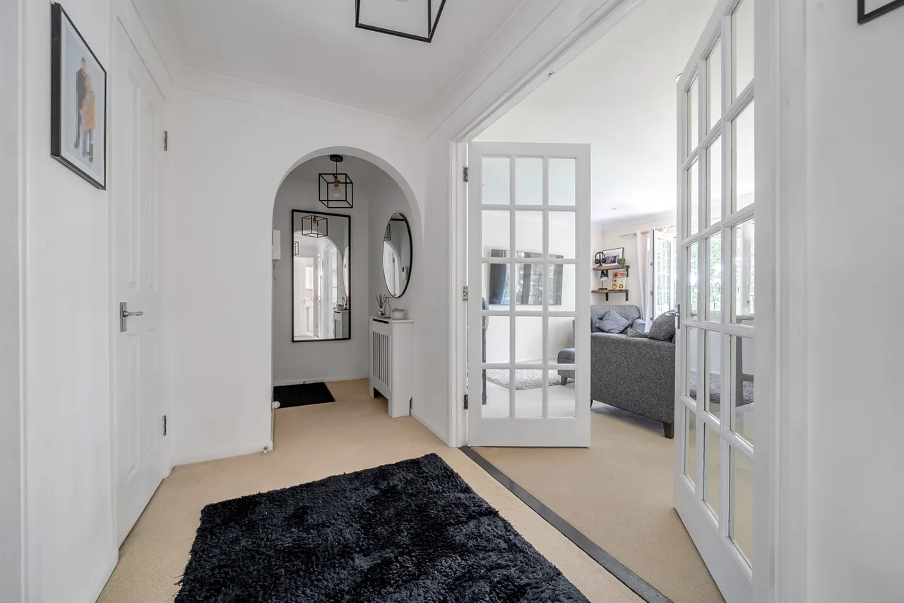 Cunard Crescent, London, N21, photo 10