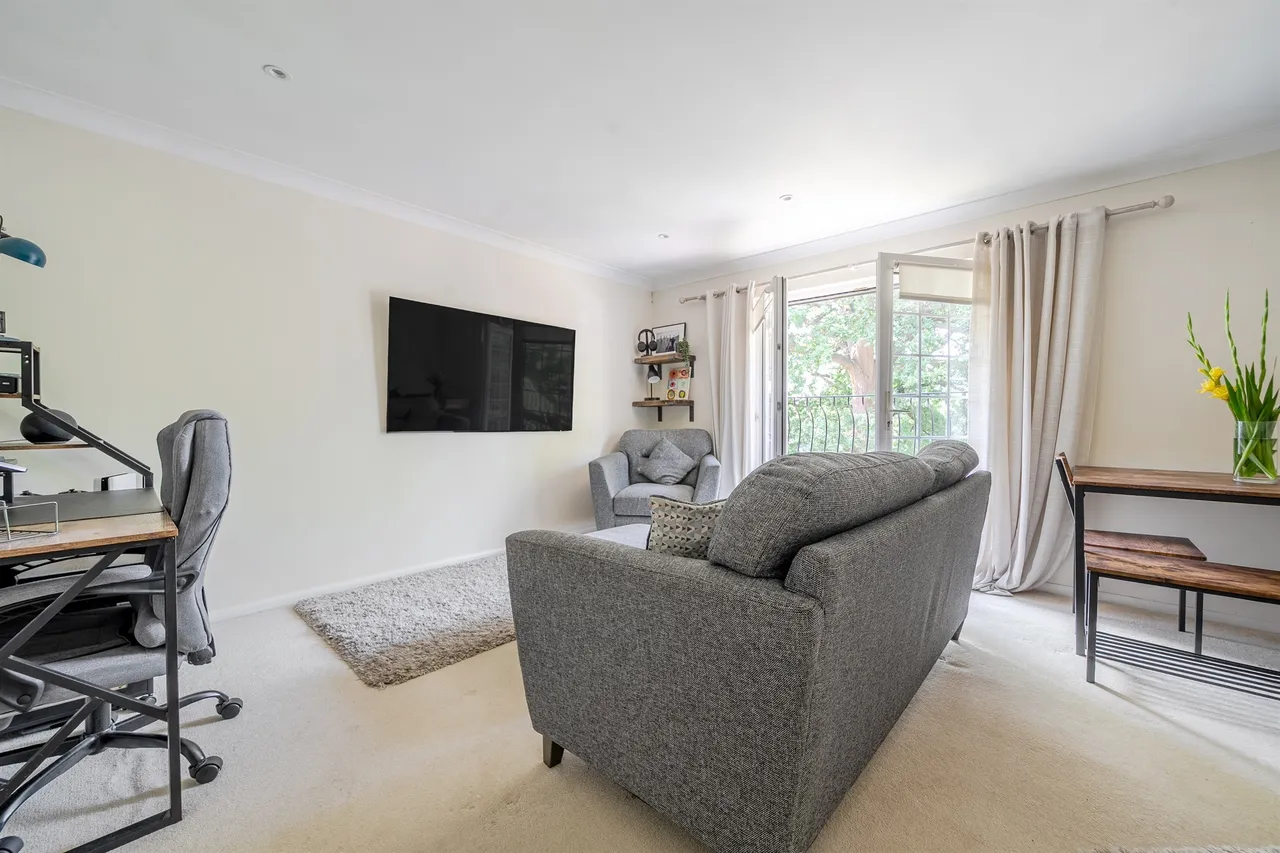 Cunard Crescent, London, N21, photo 3