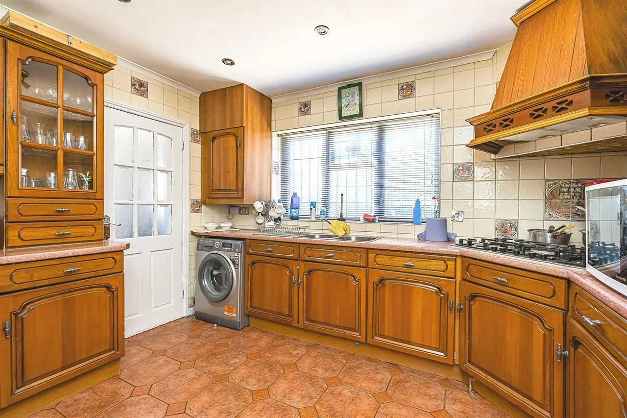 Castle Road, Tipton, DY4, photo 5