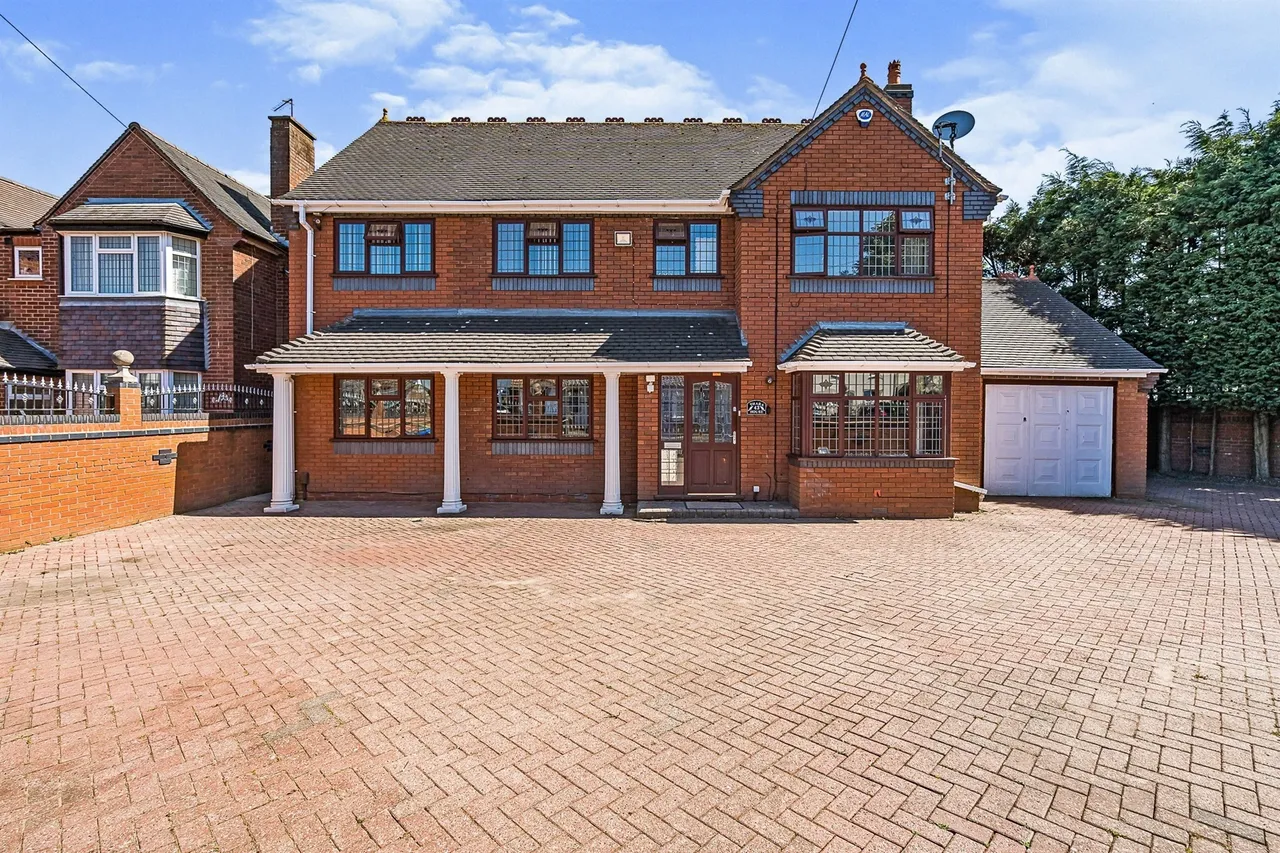6 bed property to rent, Castle Road, Tipton, DY4