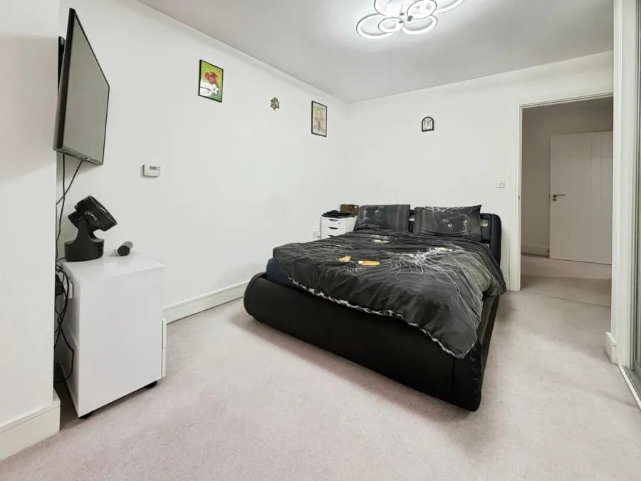 Churchill Road, Uxbridge, UB10, photo 10