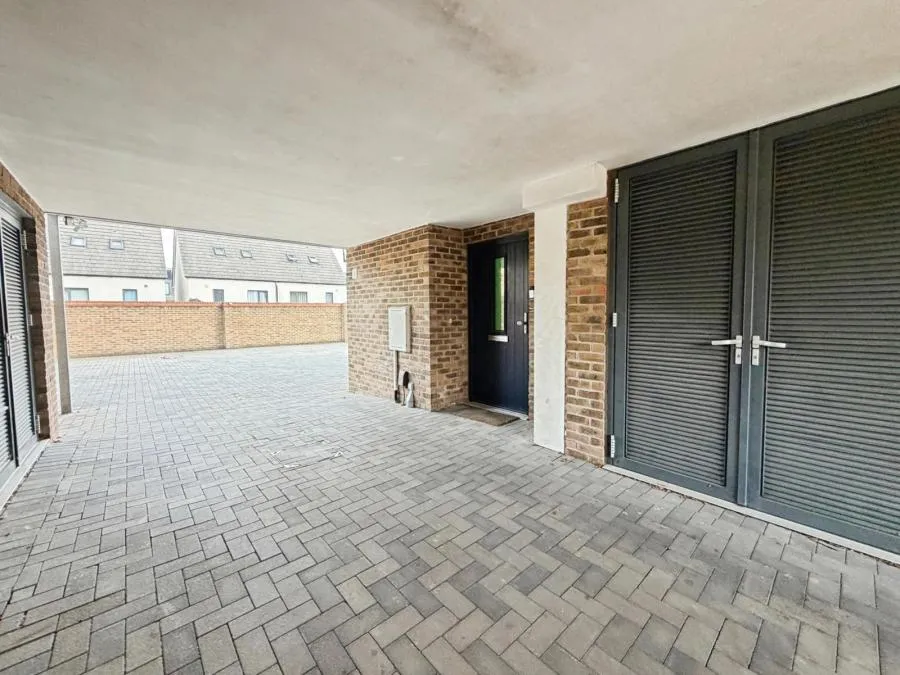 1 bed flat for sale, Churchill Road, Uxbridge, UB10