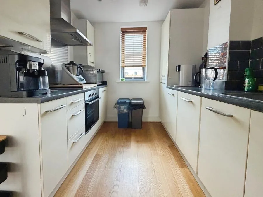 Churchill Road, Uxbridge, UB10, photo 2