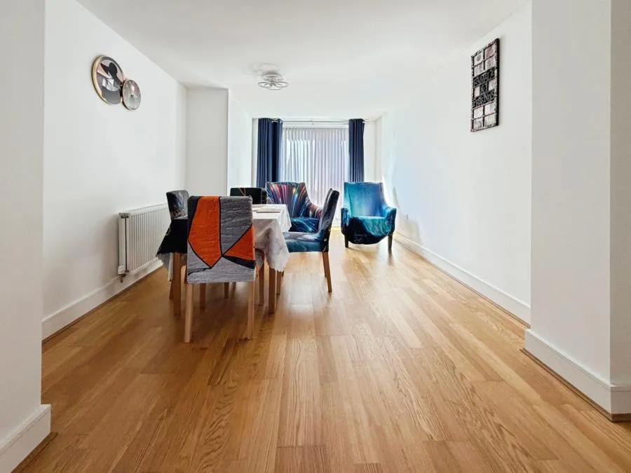 Churchill Road, Uxbridge, UB10, photo 9