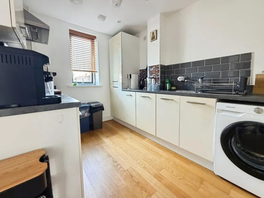 Churchill Road, Uxbridge, UB10, photo 6