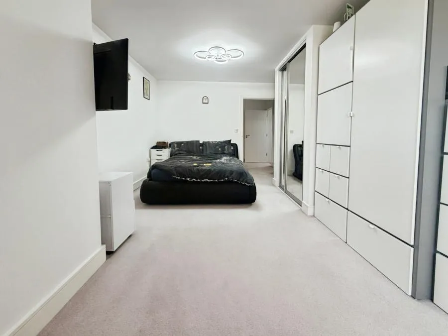 Churchill Road, Uxbridge, UB10, photo 4