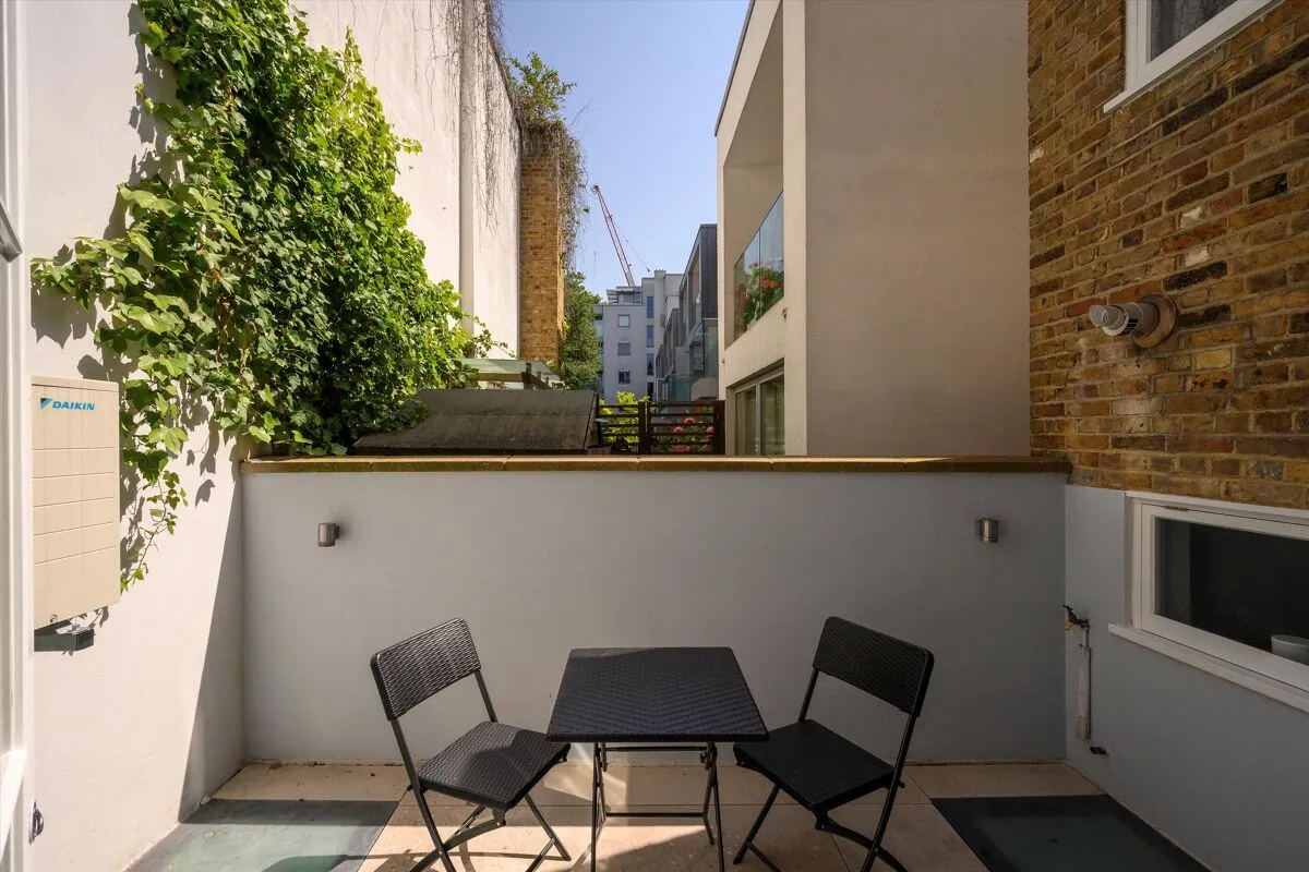 Charlotte Street, Marylebone, W1T, photo 9
