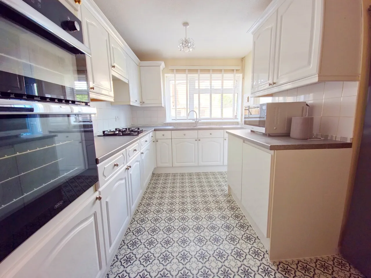 Aldwych Close, Hornchurch, RM12, photo 2
