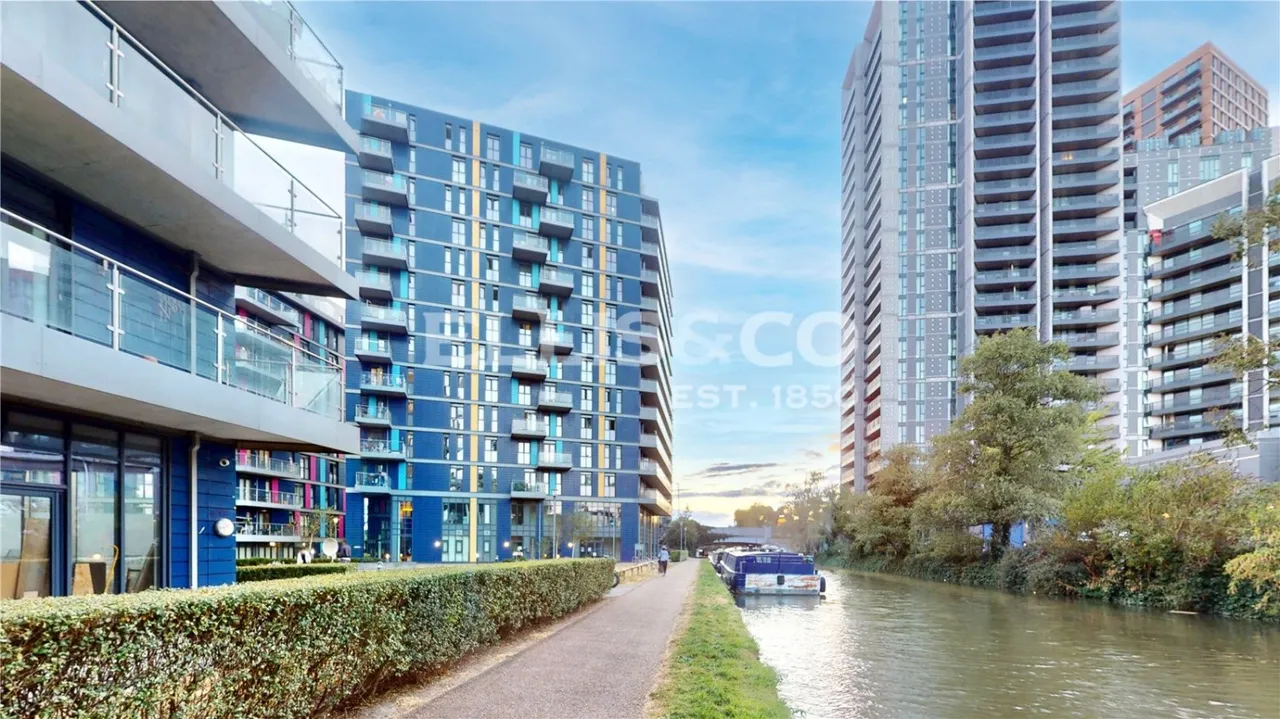 2 bed flat for sale, Hatton Road, Wembley, HA0