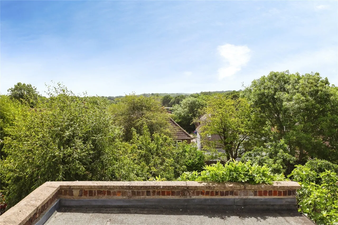 Hadlow Road, Tonbridge, TN9, photo 15