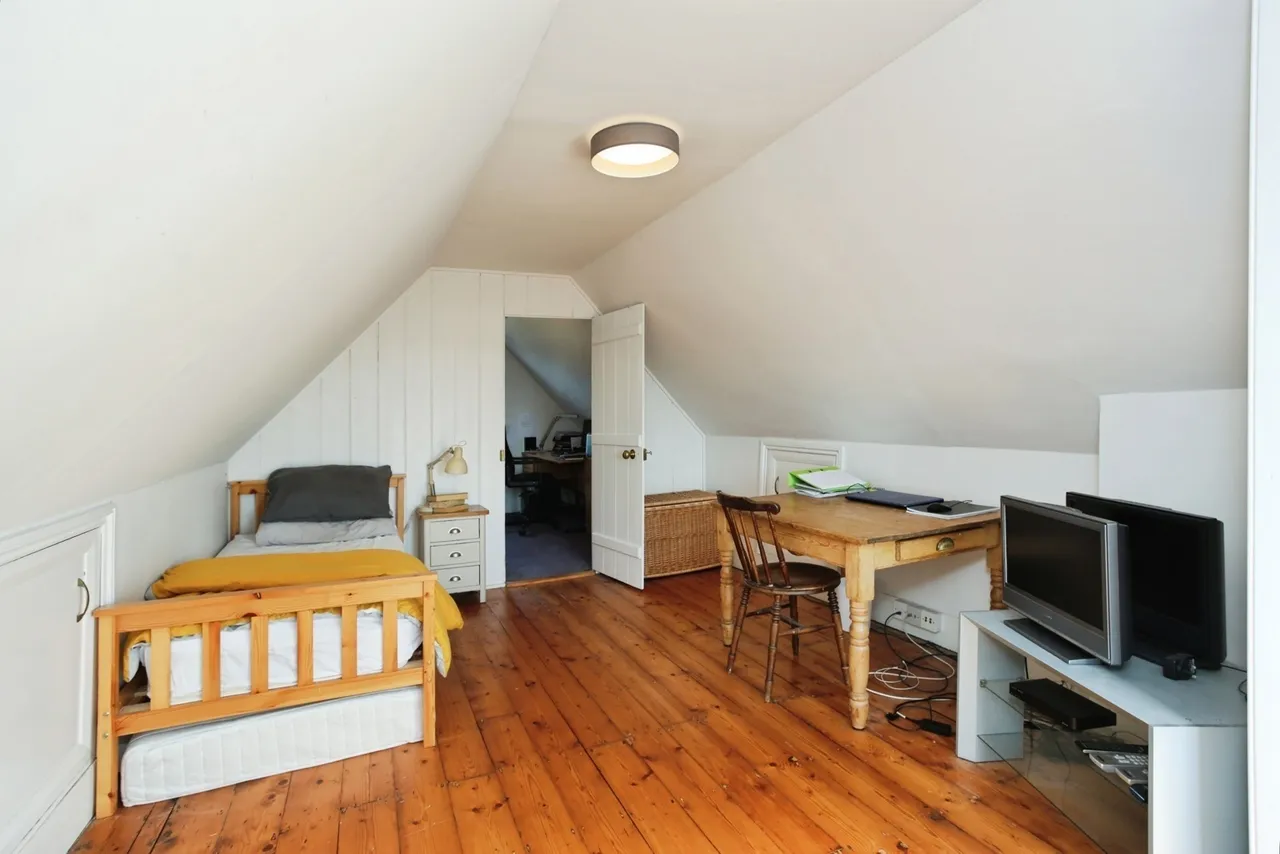Hadlow Road, Tonbridge, TN9, photo 9