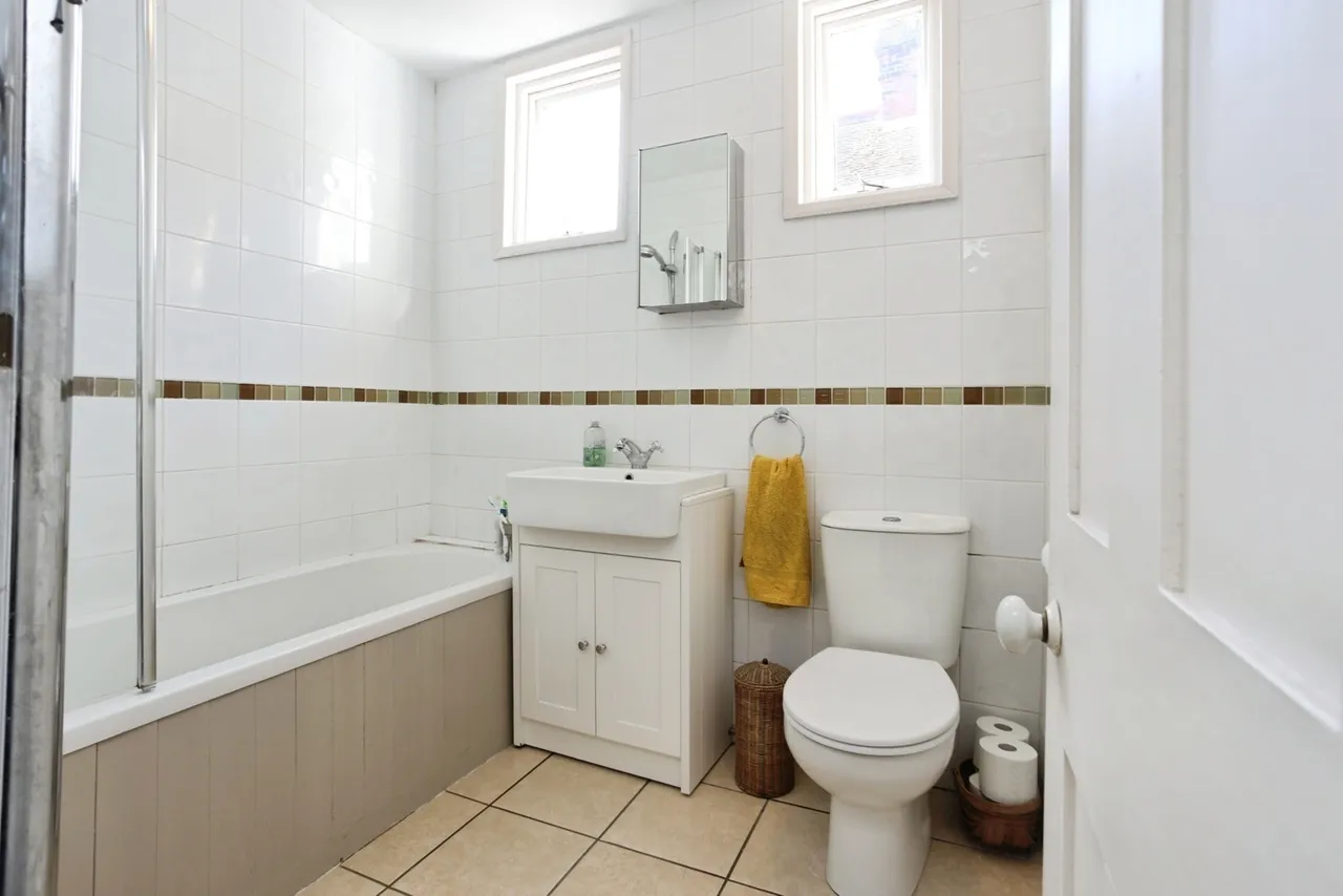 Hadlow Road, Tonbridge, TN9, photo 14