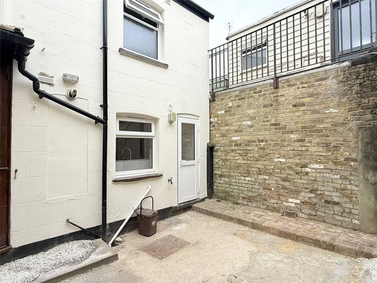 Nesbitts Alley, High Street, Barnet, Hertfordshire, EN5 5XG, photo 6