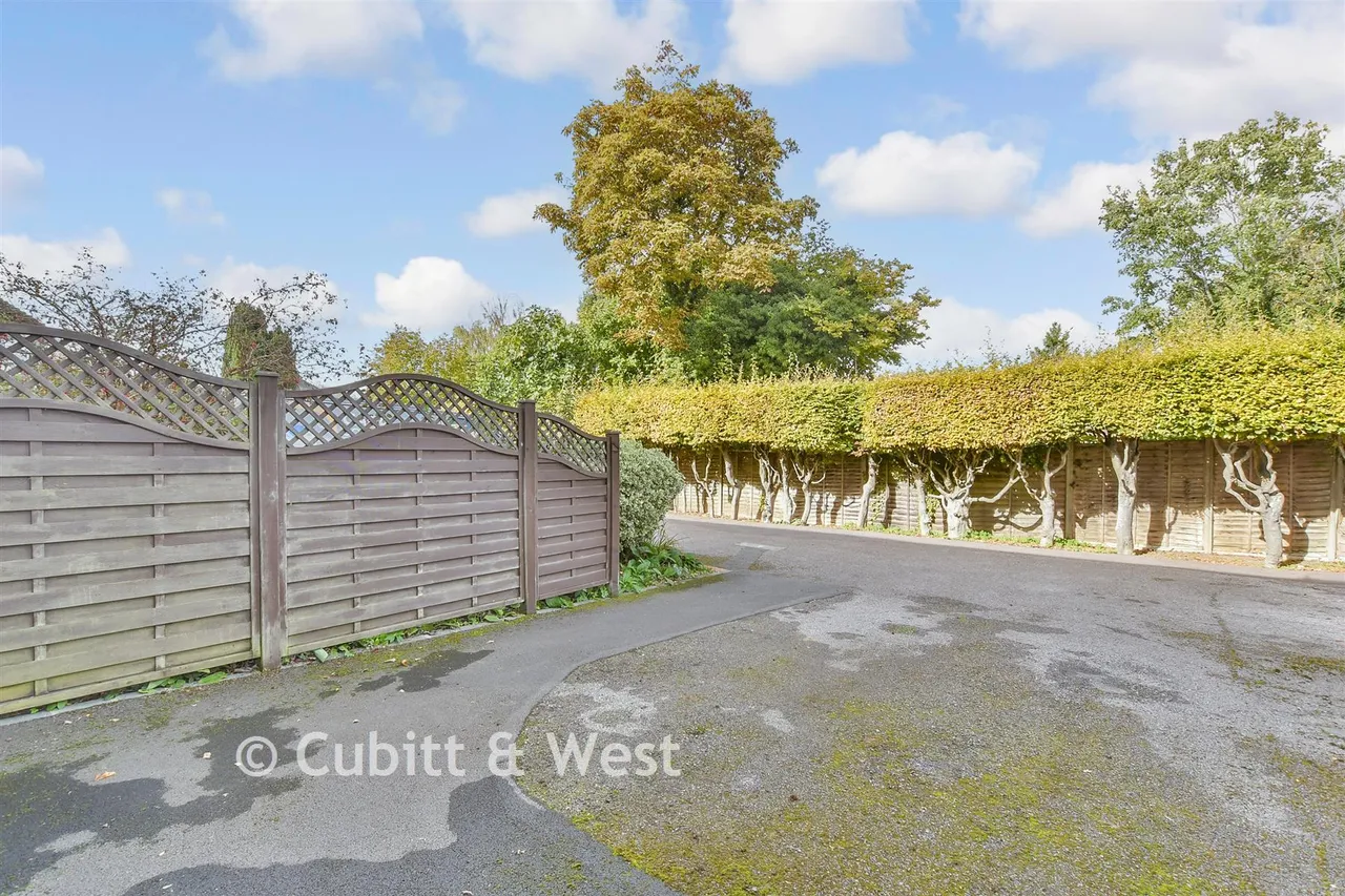 Wilmot Way, Banstead, SM7, photo 14