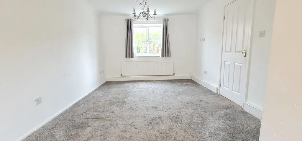 Tendring Avenue, Rayleigh, Essex, SS6 9SB, photo 7