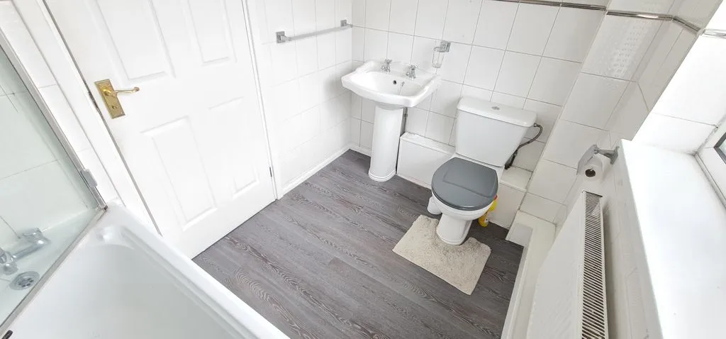 Tendring Avenue, Rayleigh, Essex, SS6 9SB, photo 18