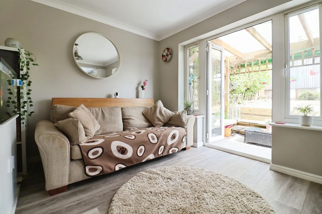 Ffordd Glas Y Dorlan, Llantwit Fardre, Pontypridd, photo 7