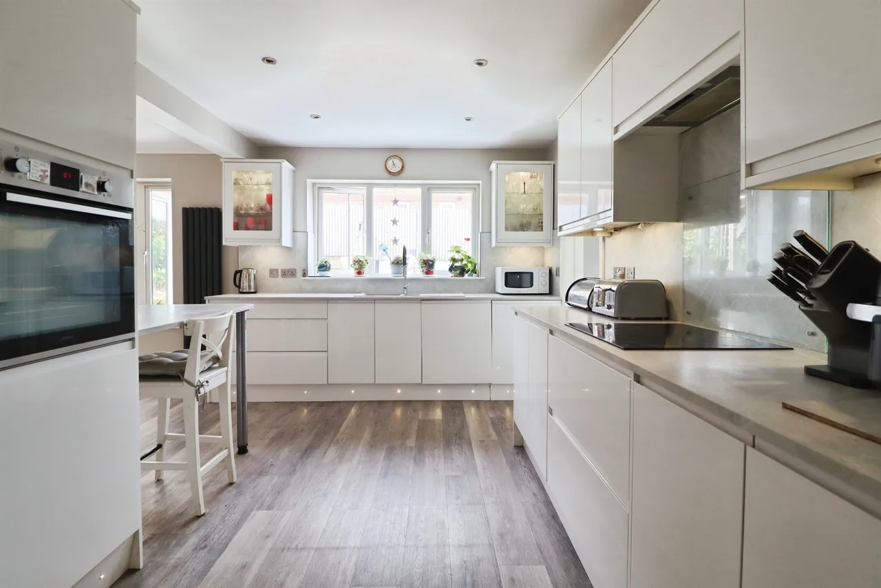 Ffordd Glas Y Dorlan, Llantwit Fardre, Pontypridd, photo 6