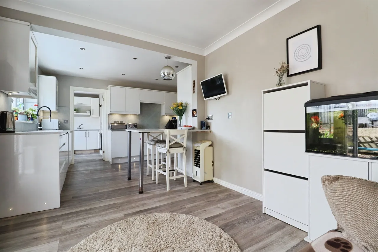 Ffordd Glas Y Dorlan, Llantwit Fardre, Pontypridd, photo 4