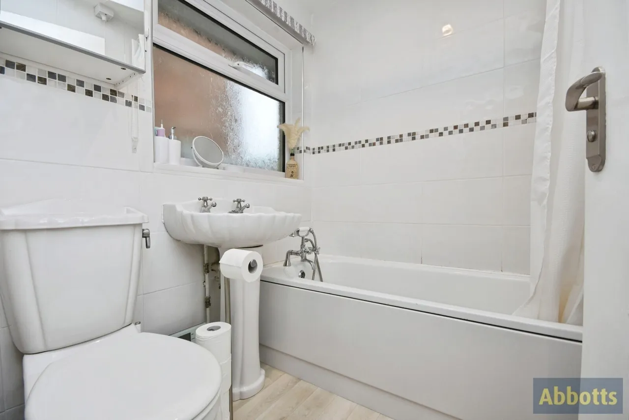 Creswick Avenue, Rayleigh, SS6, photo 9