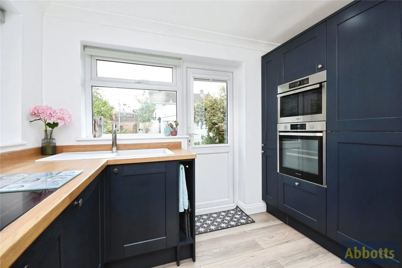 Creswick Avenue, Rayleigh, SS6, photo 8