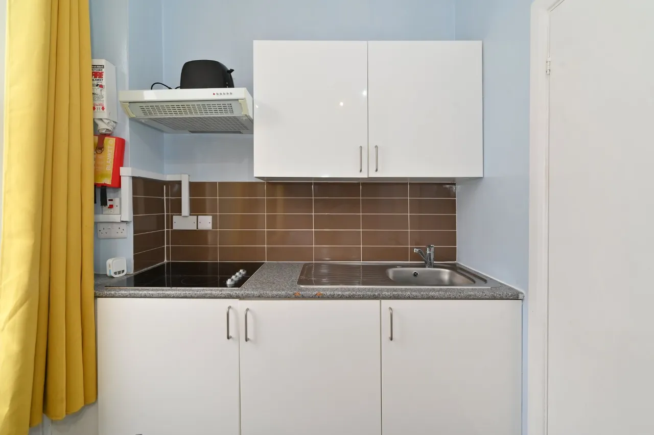 Castletown Road, West Kensington, W14, photo 2