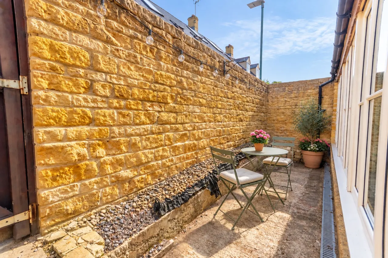 Coln Gardens, Andoversford, GL54, photo 4