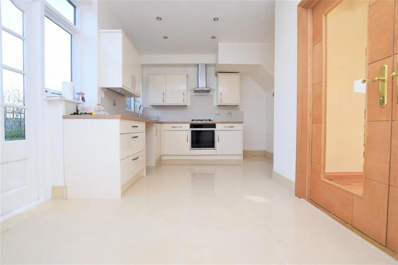 3 bed house to rent, Somerville Road, Romford, RM6