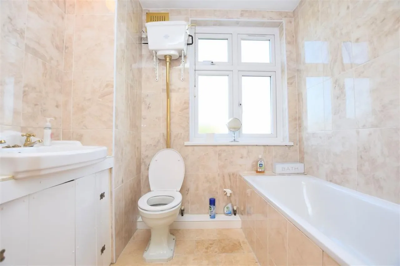 Somerville Road, Romford, RM6, photo 2