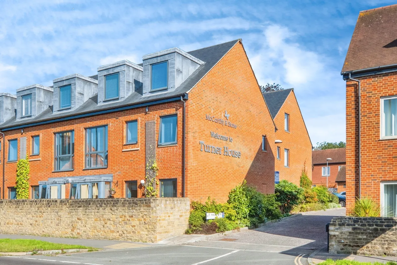St. Margarets Way, Midhurst, GU29, photo 2
