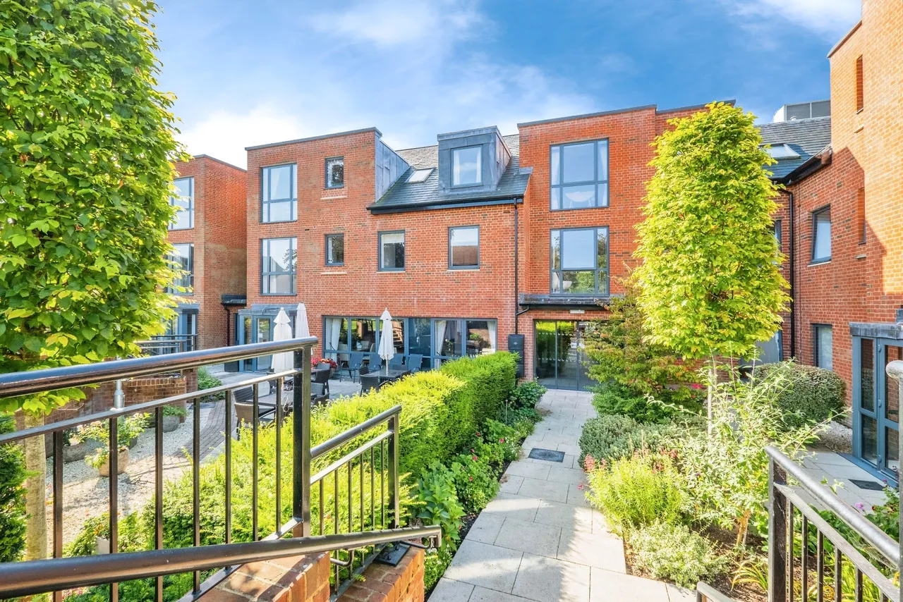 St. Margarets Way, Midhurst, GU29, photo 5