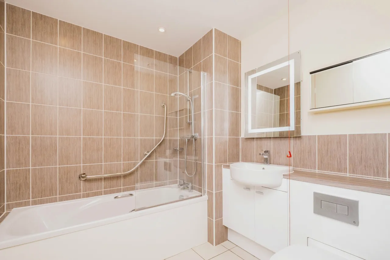 St. Margarets Way, Midhurst, GU29, photo 11
