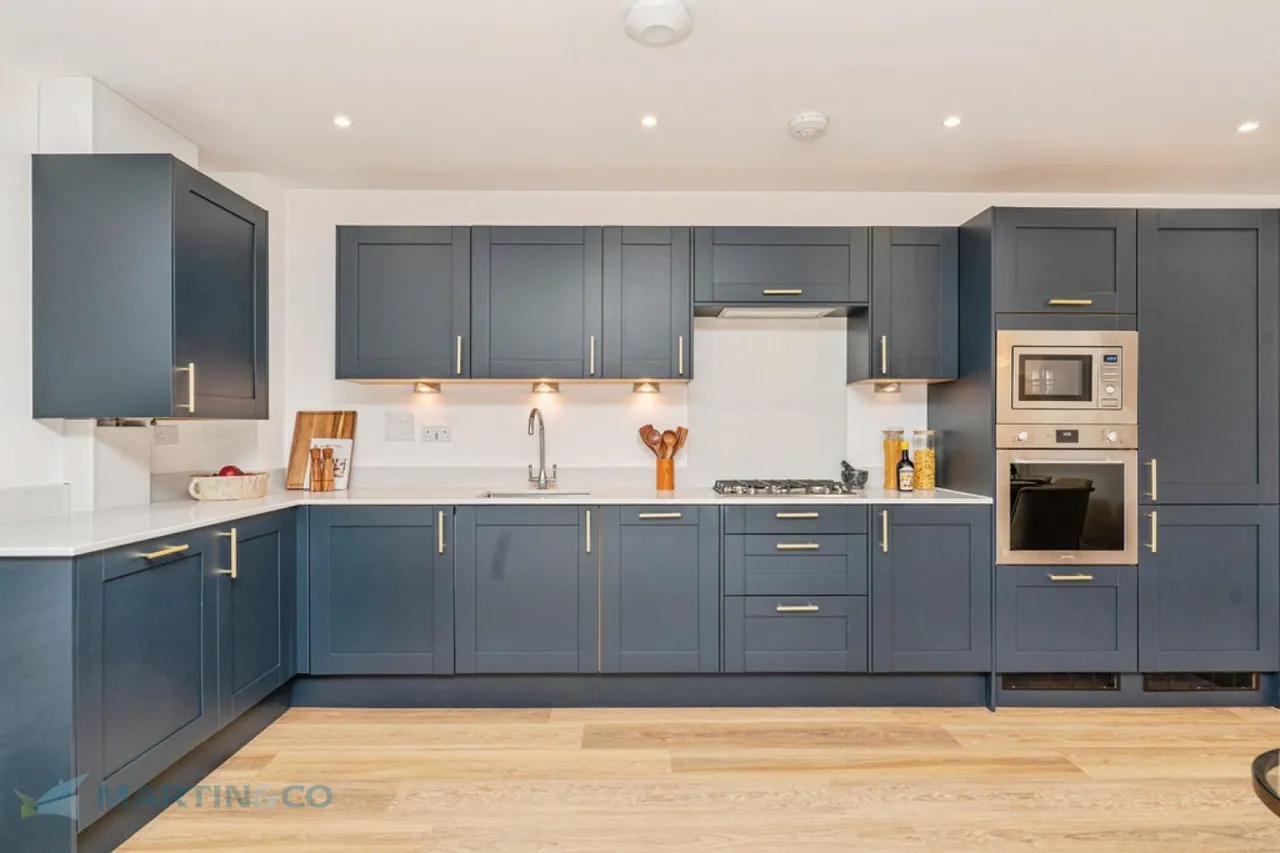 Shores Road, Horsell, GU21, photo 3