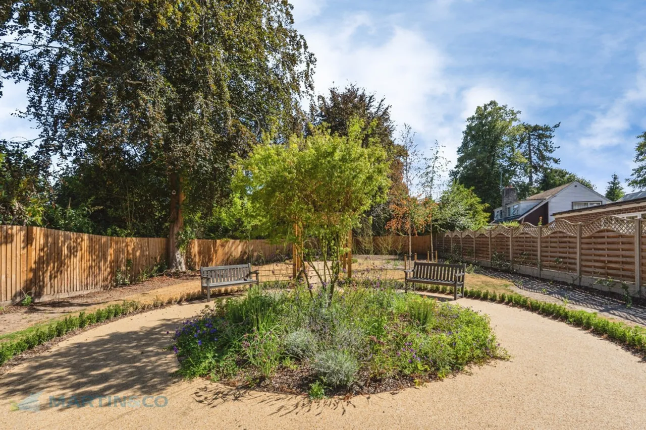Shores Road, Horsell, GU21, photo 17