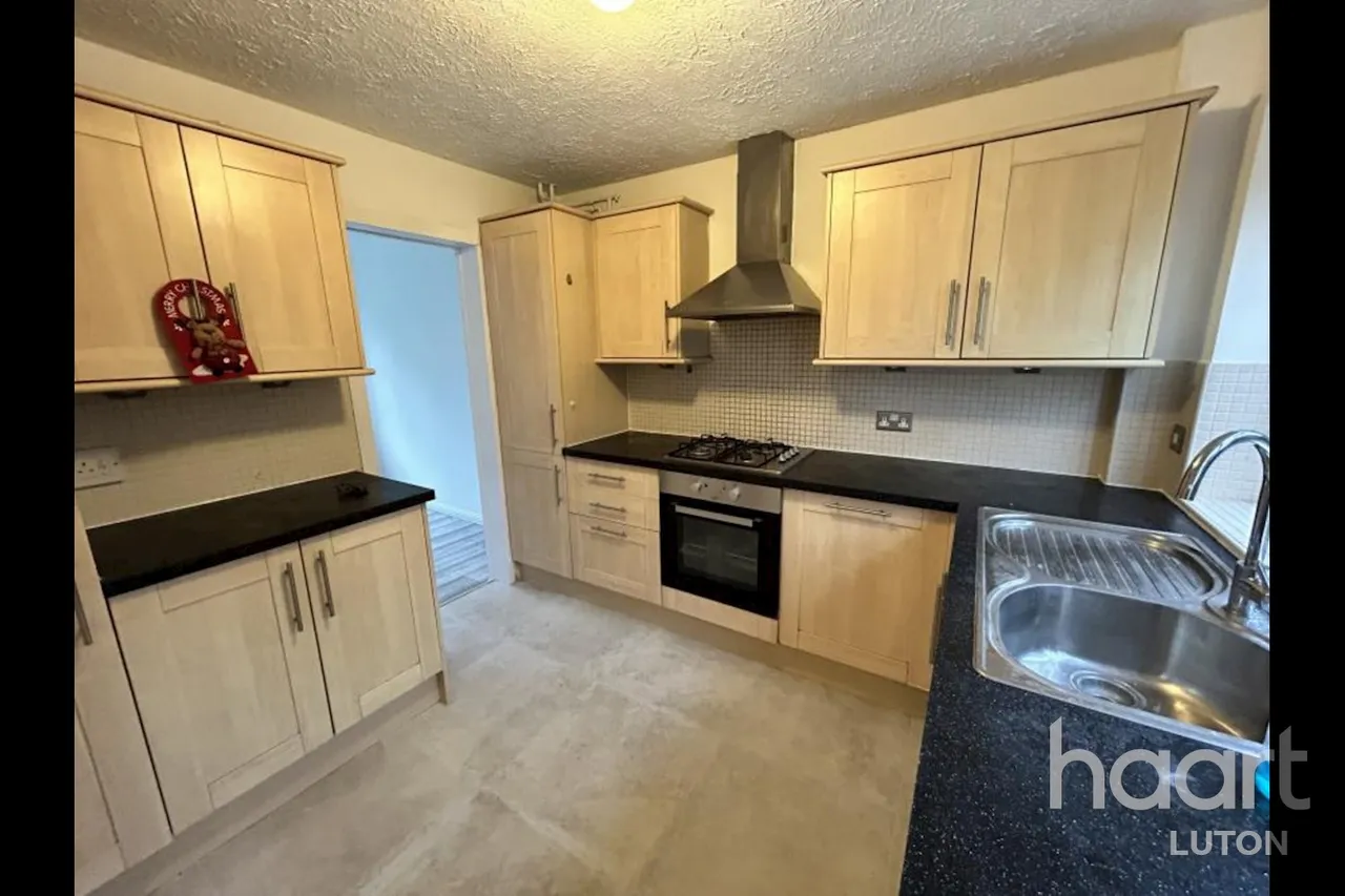 Hawkfields, Luton, LU2, photo 3