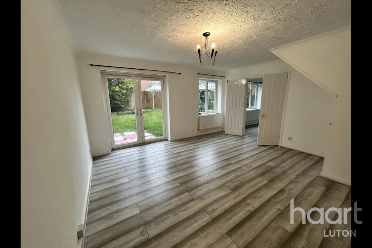 Hawkfields, Luton, LU2, photo 2