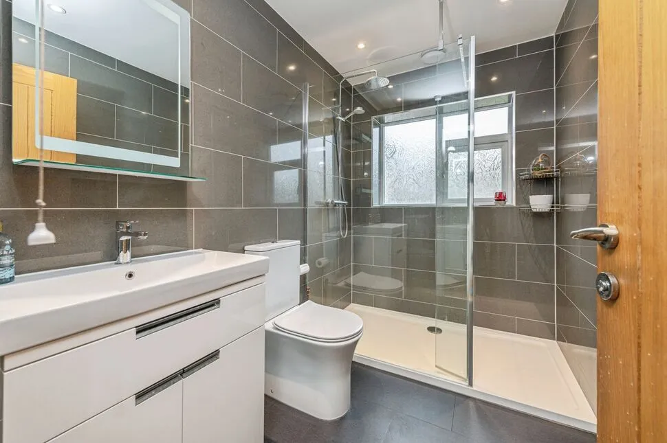 Wakefield Road, Ossett, West Yorkshire, WF5, photo 12