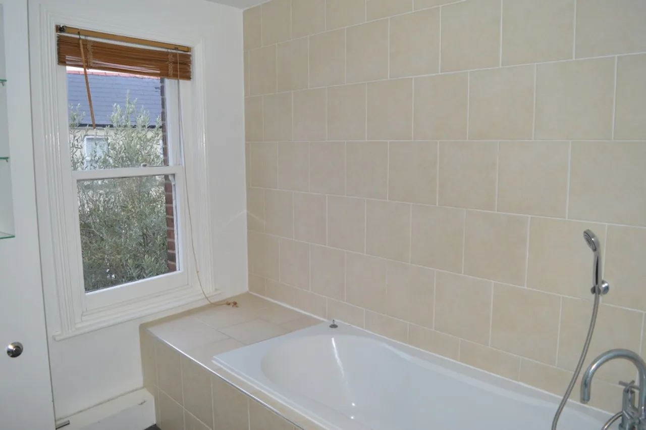 Emerson Road, Poole, photo 9