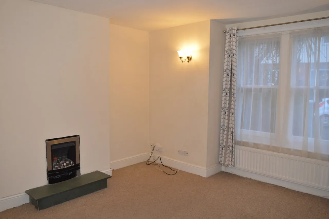 Emerson Road, Poole, photo 6