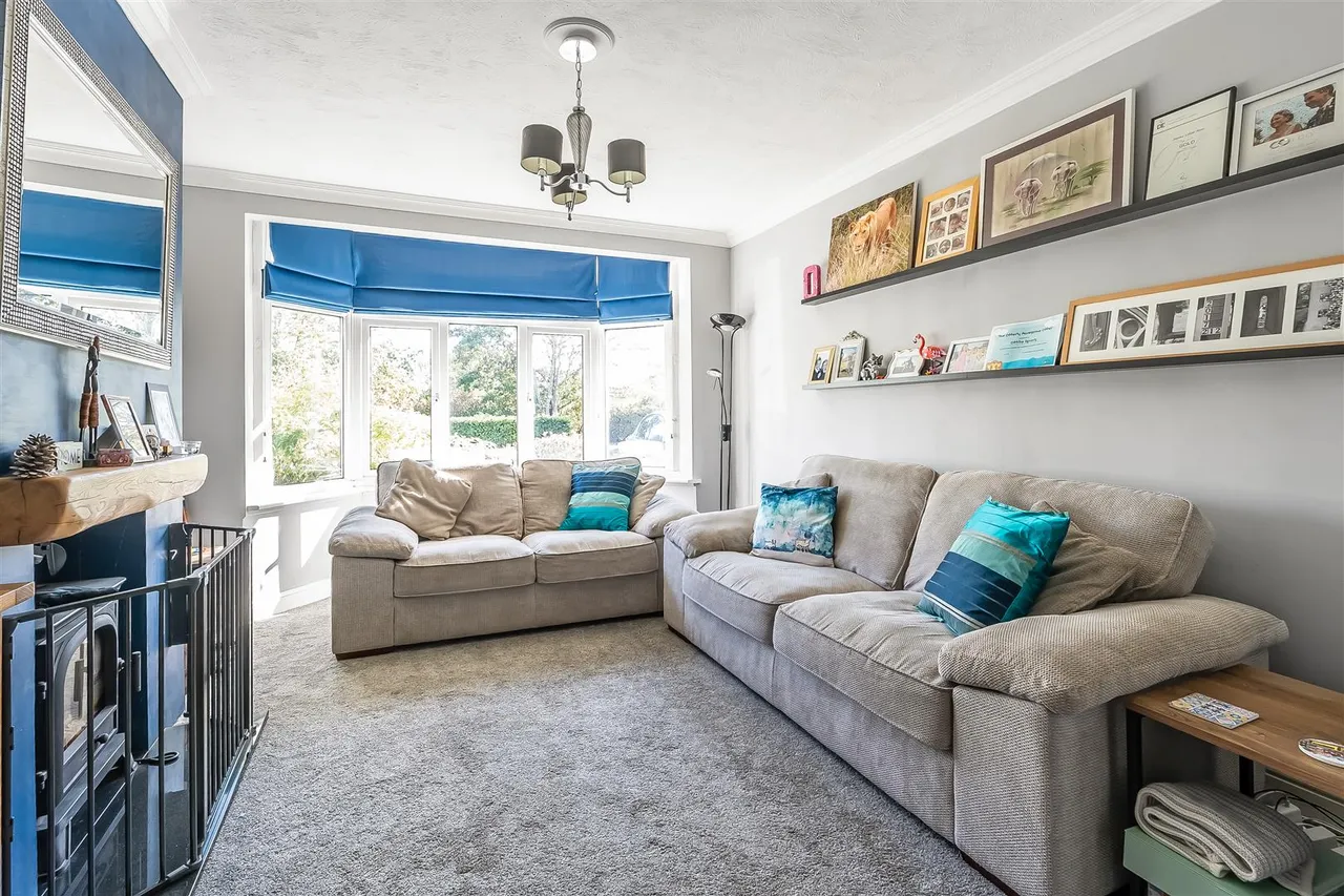 Raymead Way, Fetcham, KT22, photo 7