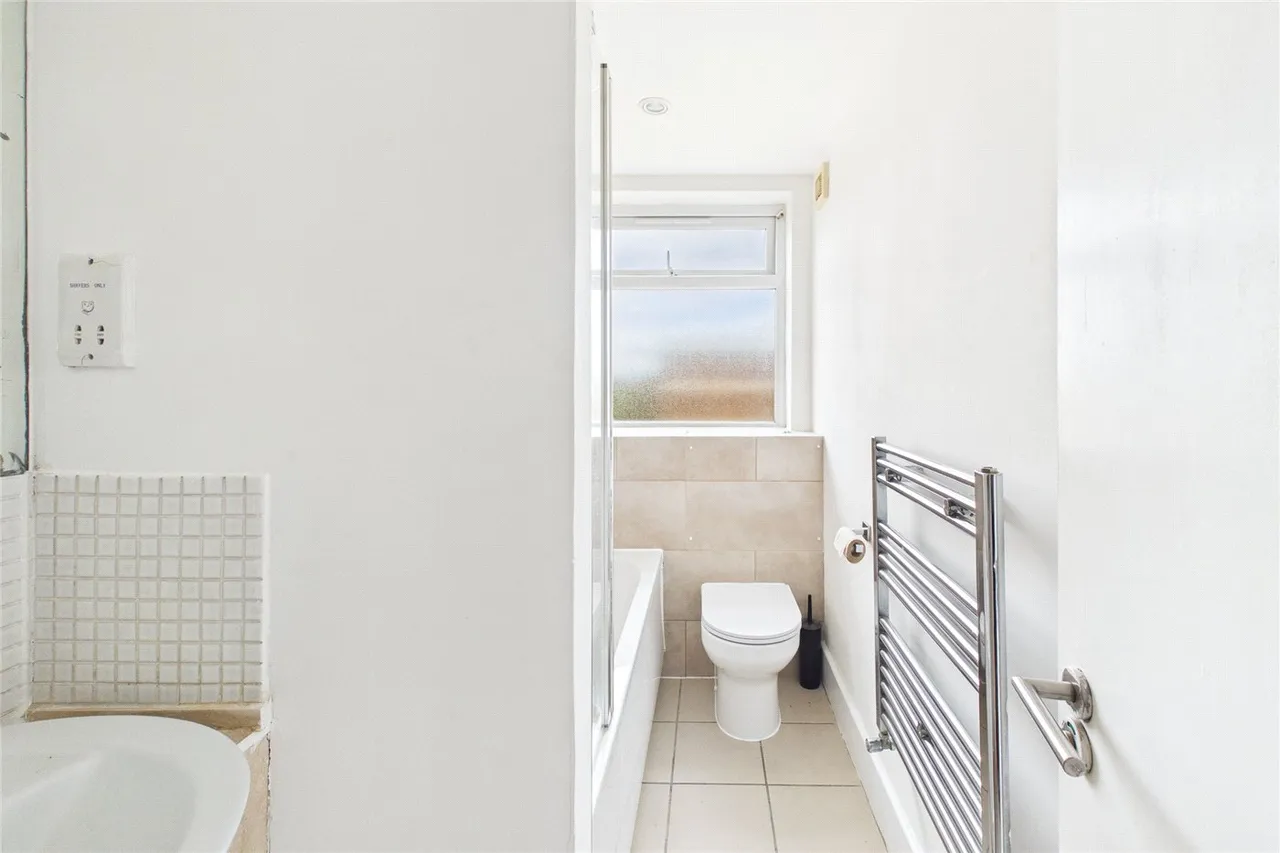 Beechcroft Close, Valley Road, London, SW16, photo 2